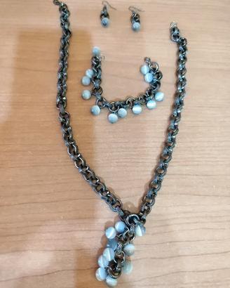 Set con collana, orecchini pendenti e bracciale (b