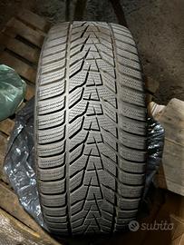 Gomme invernali Hankook 235/45/19 W330