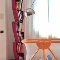 Libreria fucsia a giorno in metallo Ronda Design