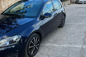 VOLKSWAGEN Golf 7