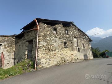 CASA SEMINDIPENDENTE A TEGLIO