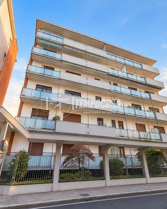 ZONA SAN MICHELE - TRE LOCALI CON STUDIO, BOX E CA