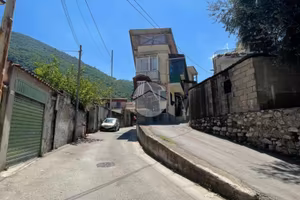 2 LOCALI A CASTELLAMMARE DI STABIA