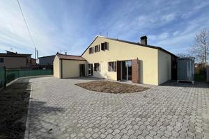 PORZIONE DI BIFAMILIARE A PONTE SAN NICOLÒ