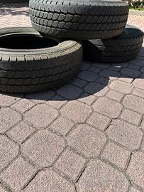 gomme yokohama 215 75 r16c