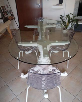 Tavolo e 4 sedie