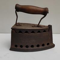 Ferro da stiro a carboni