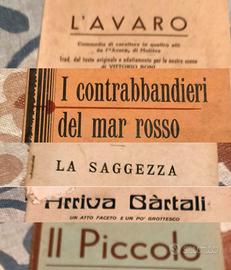 Composizione di libricini su commedie