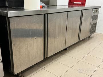 ATTREZZATURE PER PIZZERIA RISTORANTE