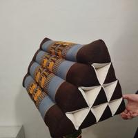 Cuscino triangolare thailandese