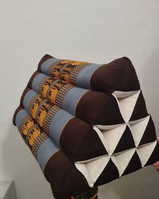 Cuscino triangolare thailandese
