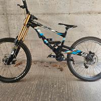 bicicletta downhill 26 inch
