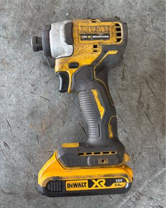 Avvitatore ad impulsi DeWalt DCF840