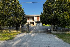Casa indipendente di 177 m² con più di 5 locali e 