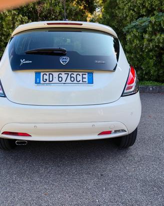 Lancia Ypsilon 1.0 firefly hybrid Gold