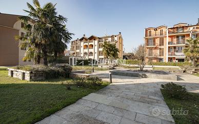 TRILOCALE CON BOX E CANTINA