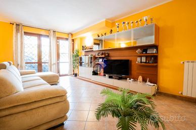 VILLA A SCHIERA D'ANGOLO A FONTE NUOVA