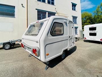 Piccola caravan 750 kg. vetroresina