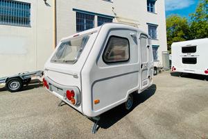 Piccola caravan 750 kg. vetroresina