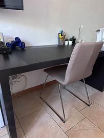 Scrivania malm Ikea marrone nero