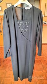 Vestito nero con RICAMO a MANO.