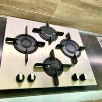 Piano cottura 4 fuochi Hotpoint a gas metano