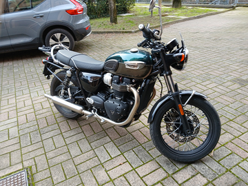 Triumph boneville t100