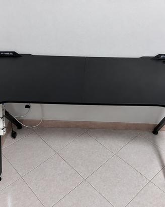 🎮 SCRIVANIA GAMING 140×60 – LED RGB + ACCESSORI 🔥