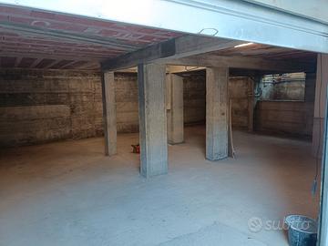 Garage-Scantinato 150 mq