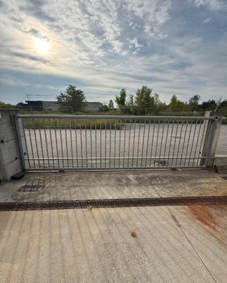 Cancello scorrevole acciaio zincato con staffe