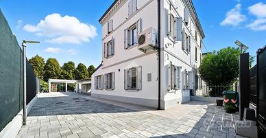 CASA SEMINDIPENDENTE A CAVEZZO