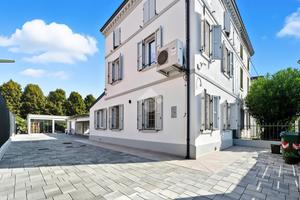 CASA SEMINDIPENDENTE A CAVEZZO