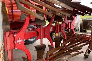 ARATRO USATO MARCA POTTINGER QUADRIVOMERE REVERSIB