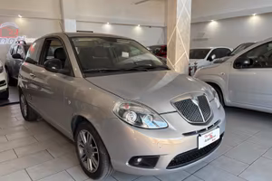 Lancia Ypsilon 1.2 69 CV Unyca