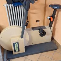 cyclette tecnogym