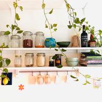 Mensola Ikea da parete con 5 ganci