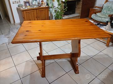 tavolo in legno restaurato 