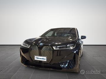 BMW iX xdrive50 pacchetto sportivo