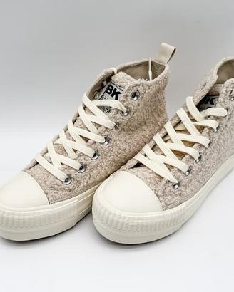 Sneakers /scarpe nuove beige numero 39