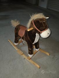 cavallo a dondolo 