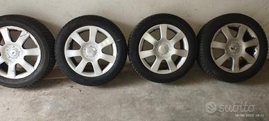 Cerchi in lega 17" con gomme invernali 