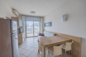 Appartamento in residence con piscina, ristorante