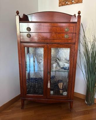 vetrinetta in legno arte povera
