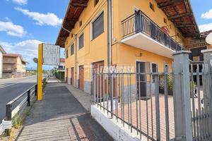 LOCALE COMMERCIALE CON DOPPIA VETRINA SU STRADA