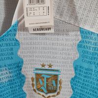 maglia argentina tributo Maradona 