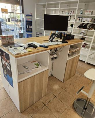 Arredamento completo negozio alimentari