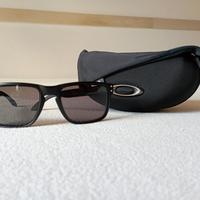 Oakley Holbrook 