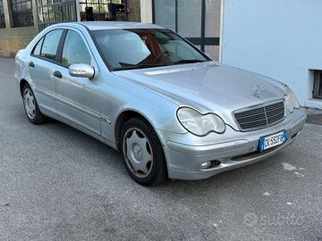 Mercedes Benz 240 Benzina 4Matic