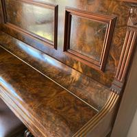 Pianoforte da muro verticale  con sgabello
