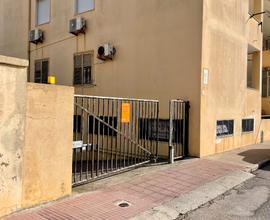 Alghero AMPIO MAGAZZINO FINESTRATO